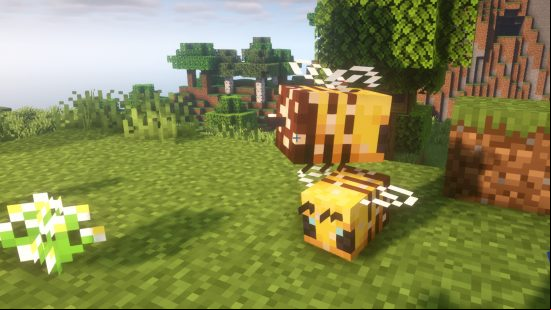Minecraft bees behaviour: Two bees showing their pollinated appearance, with pollen covering their bodies