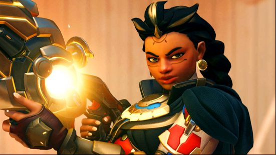Overwatch 2 Illari - the new  hero holds up her Solar Rifle as it charges.