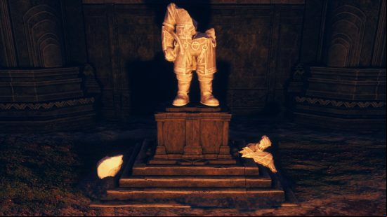 A broken statue, used for unlocking armor recipes in The Lords of the Rings Return to Moria.