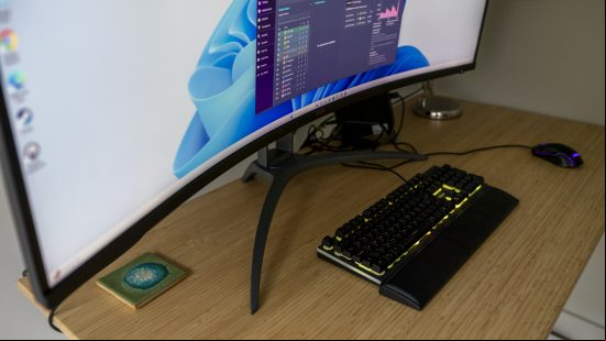 A close-up of the The AOC Agon AG493UCX2 monitor to show its curvature