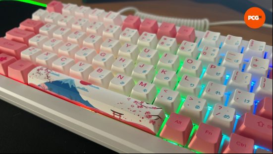 A right sided closeup of the Akko MOD007B Toyko keyboard 