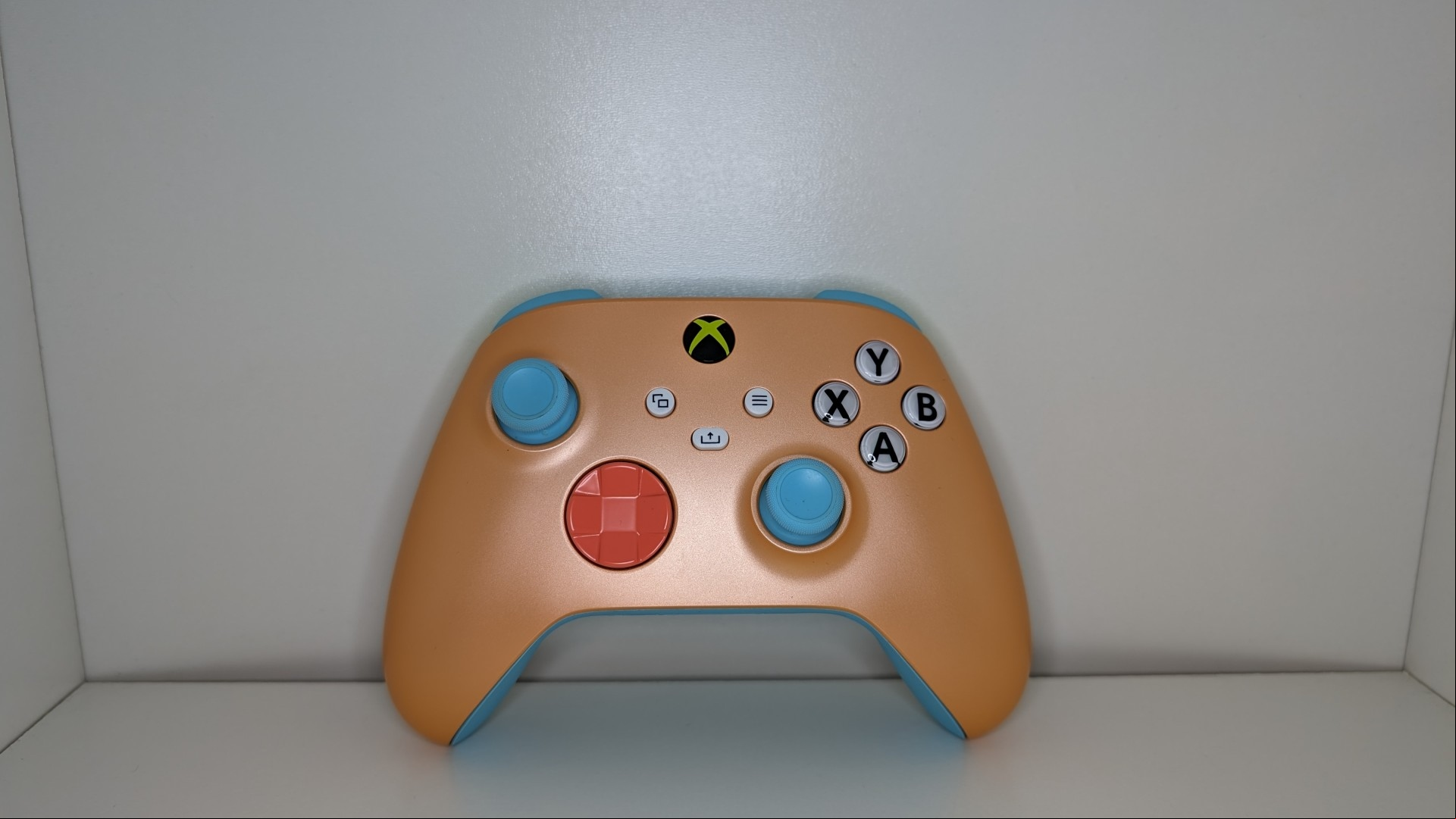 Xbox Wireless Controller review image showing the front profile of the controller against a white background.