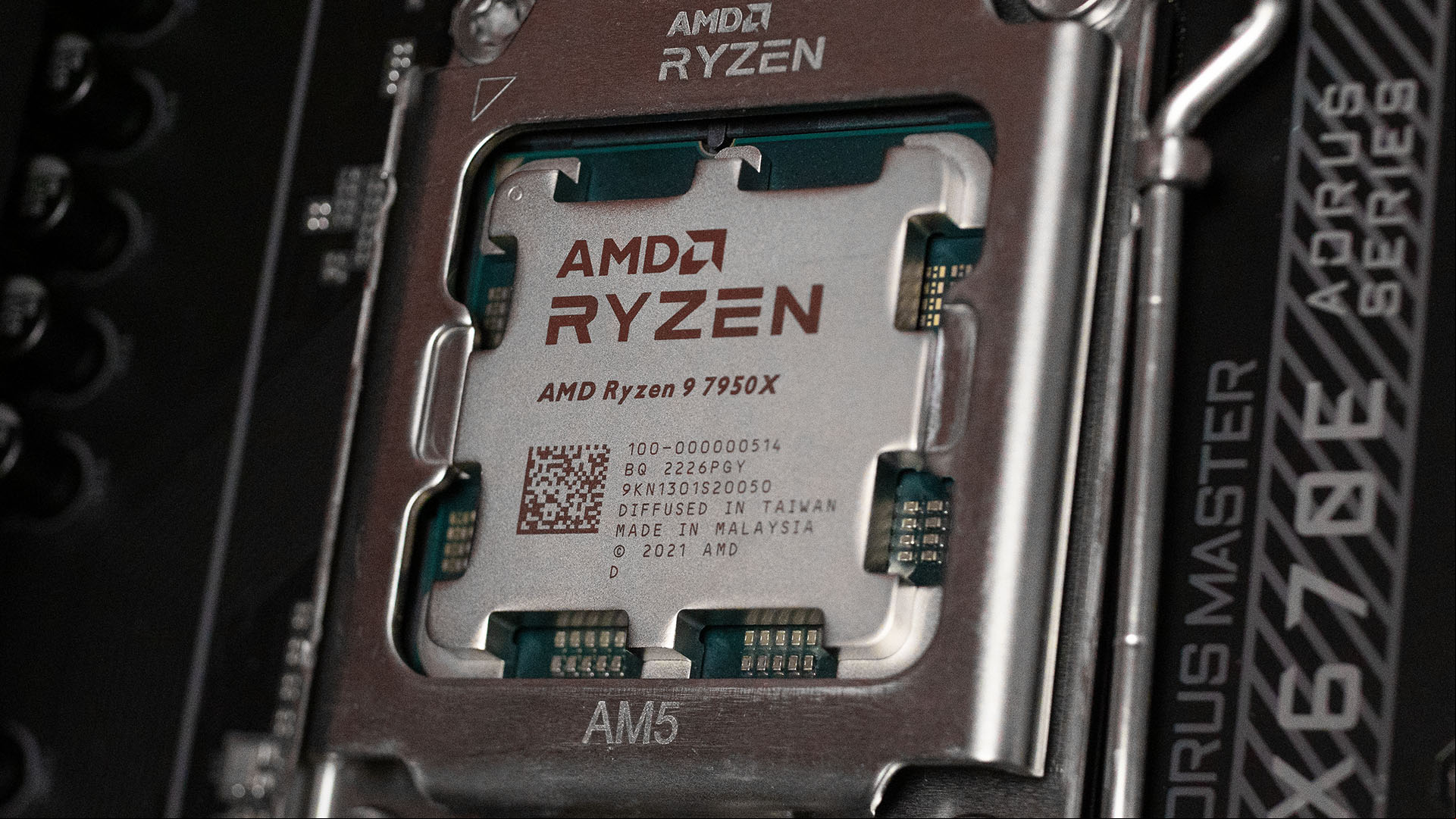 AMD Ryzen 9 7950X review: U installed in motherboard