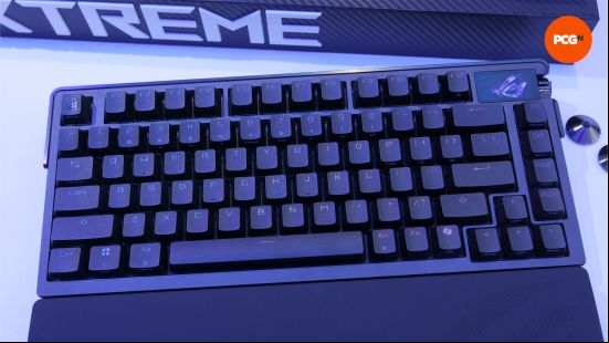 asus rog azoth extreme 07
