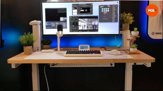 corsair platform 4 gaming desk 03