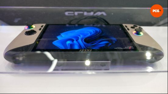 msi claw 8 ai+ 02