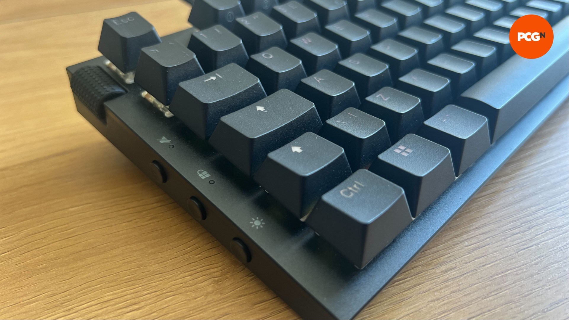 NZXT Function 2 side buttons and volume dial