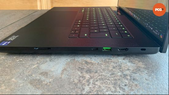 Razer Blade 16 (2024) review: Ports on right edge