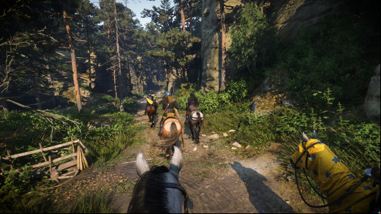 Kingdom Come Deliverance 2 mods: several armed men ride through a thick forest on horseback.