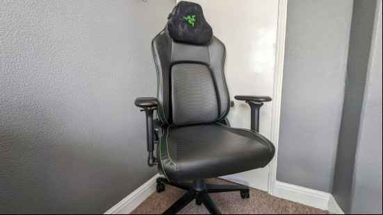 Razer Iskur V2