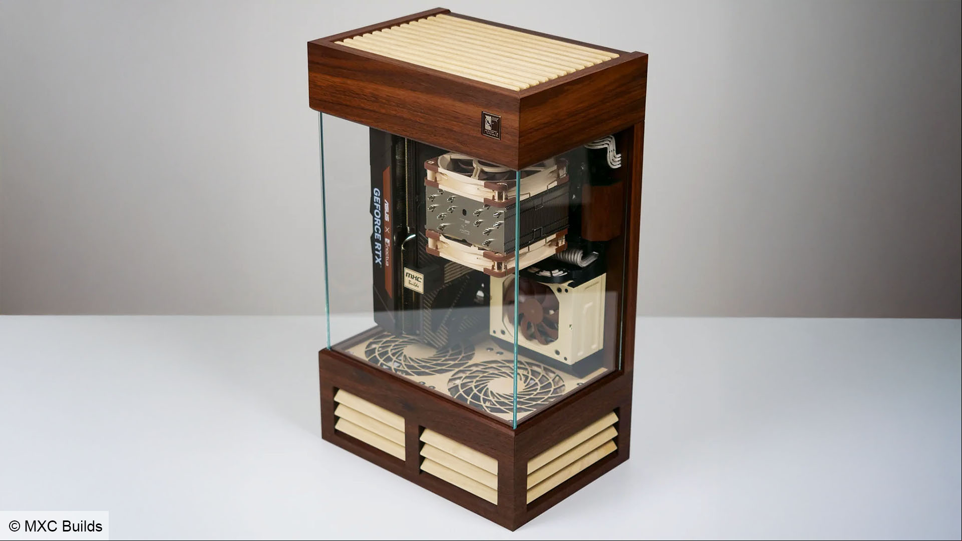 Noctua gaming PC build by MXC Builds.